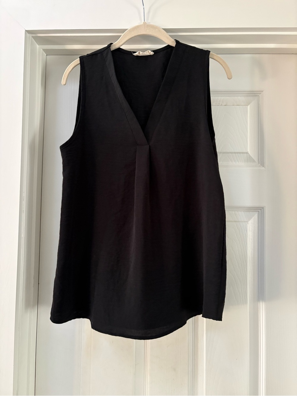entro Black V-Neck Pleated Sleeveless Tank